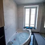 Duplex Jeanne D'arc Billard Baby En Option Escape Game Insolites דירה