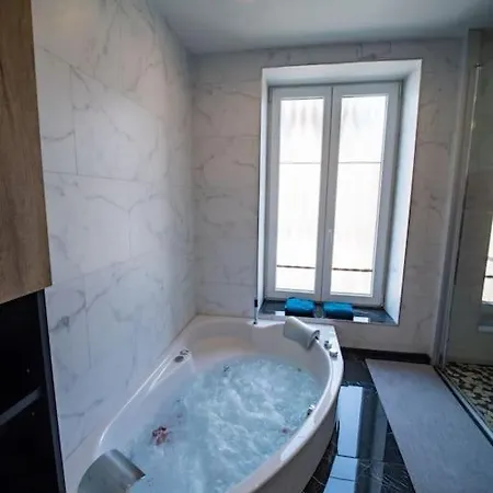 Duplex Jeanne D'arc Billard Baby En Option Escape Game Insolites Apartmán