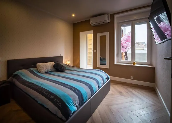 Duplex Jeanne D'arc Billard Baby En Option Escape Game Insolites Apartman *